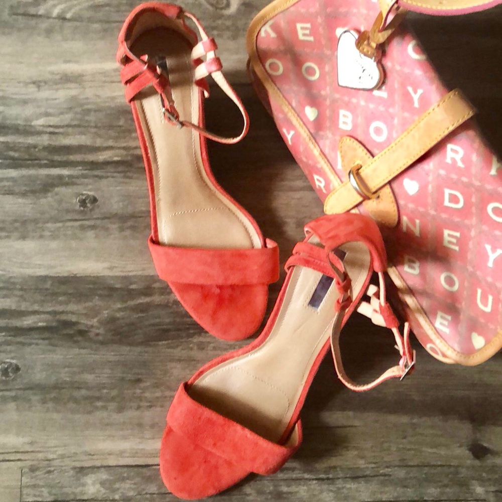 Tahari Coral Wedges